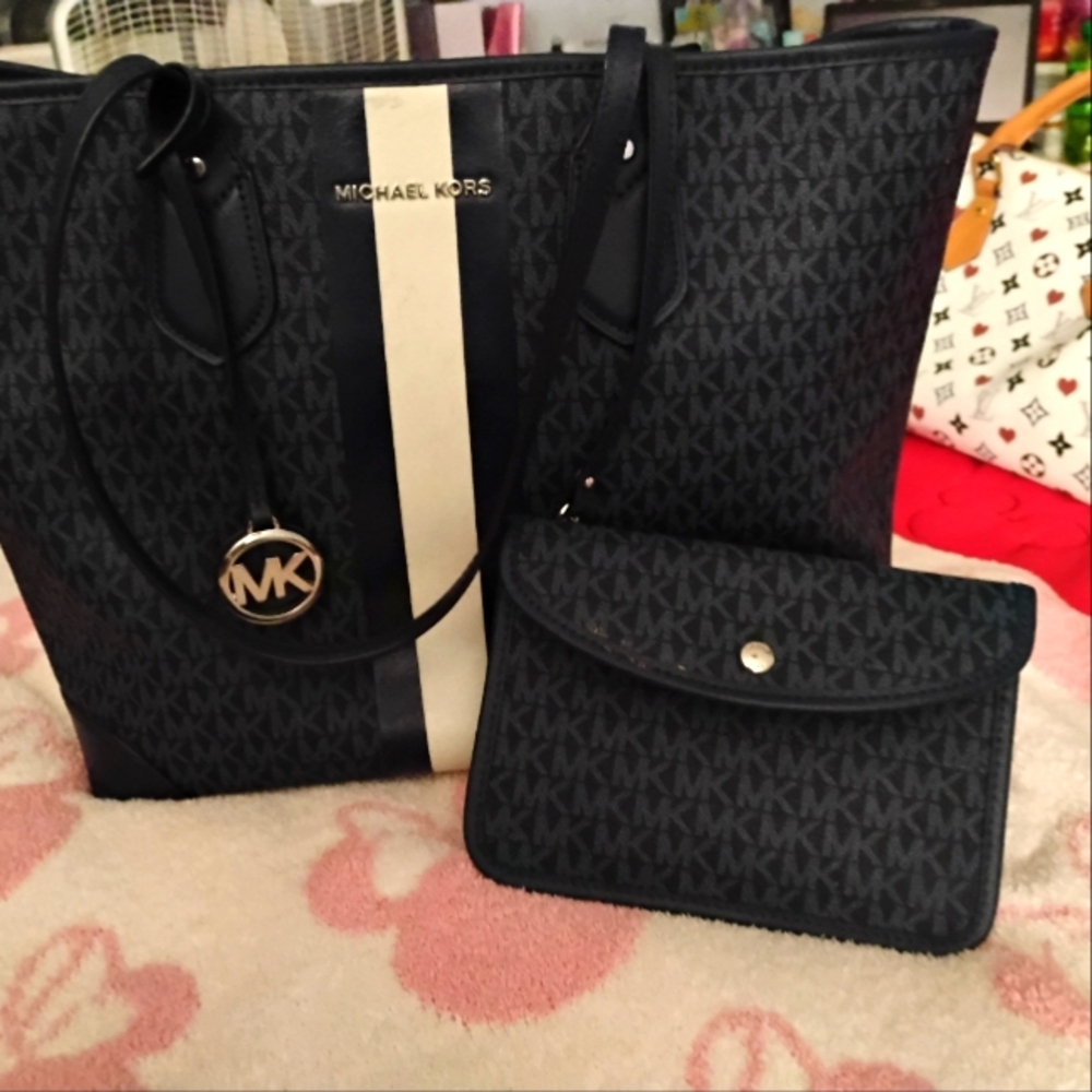 Michael kors travel tote and pouch